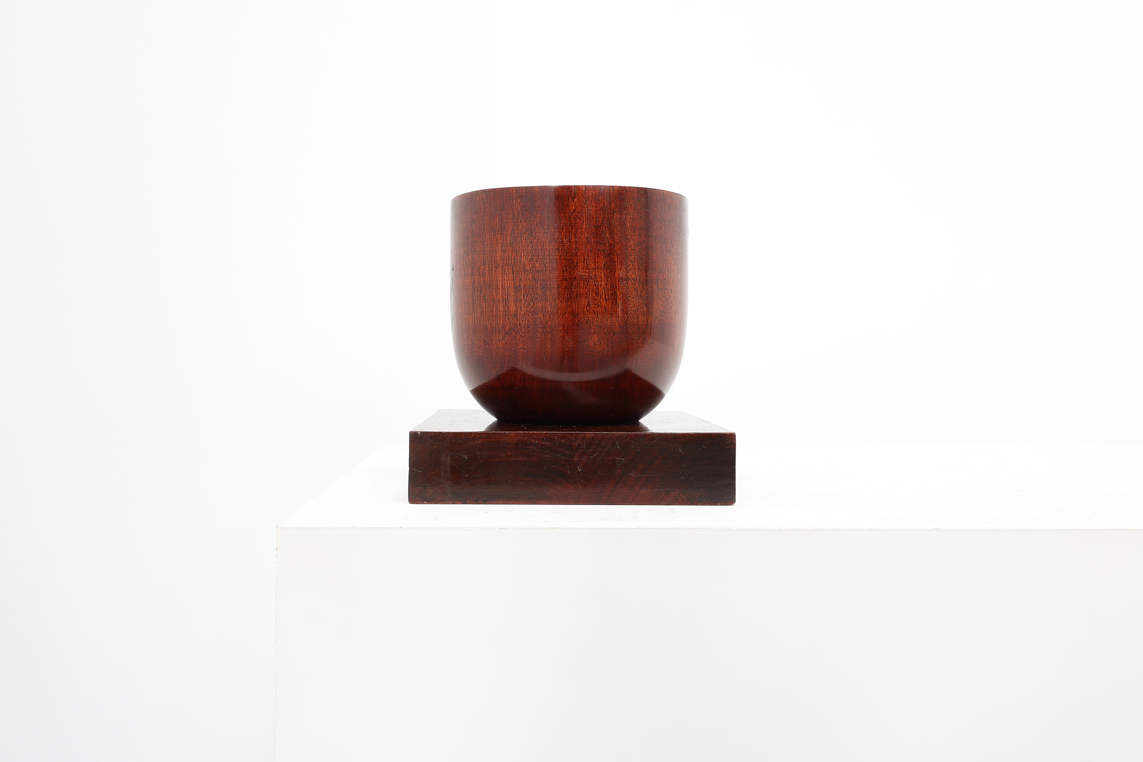 Sculptural Art Deco Wooden Uplight on Square Base, France circa 1920thumbnail